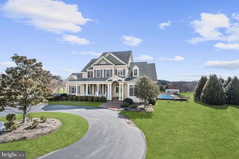 1907 Killarney Dr, Westminster, MD 21157 photo 1