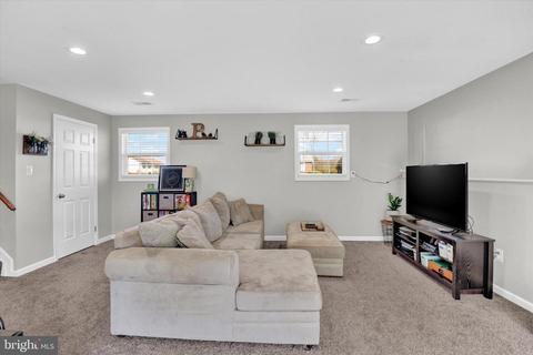 698 Windsor Dr, Westminster, MD 21158 photo 11