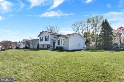 698 Windsor Dr, Westminster, MD 21158 photo 1
