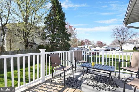 698 Windsor Dr, Westminster, MD 21158 photo 4