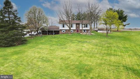 61 Pumphouse Rd, Taneytown, MD 21787
