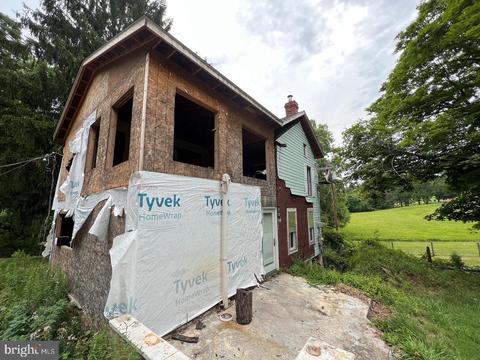 2566 Mayberry Rd, Westminster, MD 21158