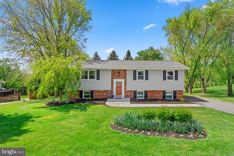 7518 Patapsco Dr, Sykesville, MD 21784
