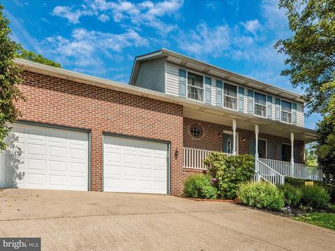 1208 Fairway Dr, Westminster, MD 21158