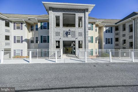 4464 Woodsman Dr #521, Hampstead, MD 21074