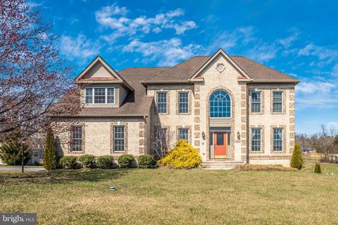 2612 Garstlynn Ct, New Windsor, MD 21776