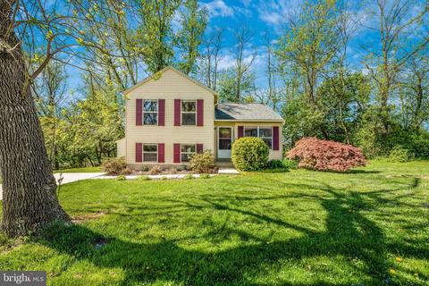 6397 Piney Ridge Dr, Sykesville, MD 21784
