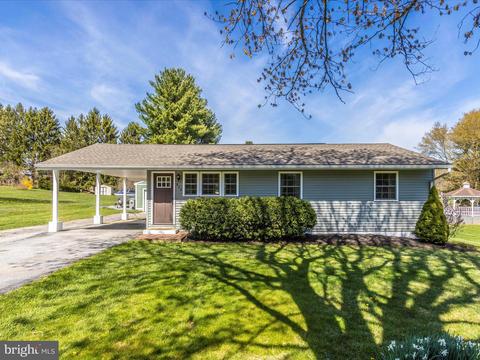 824 Regent St, Westminster, MD 21157