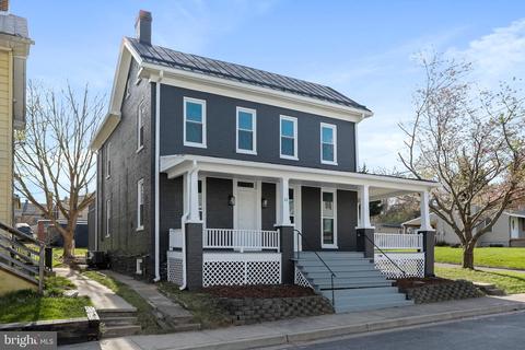 11 S Farquhar St, Union Bridge, MD 21791