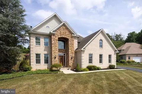 6 Fannies Meadow Ct, Westminster, MD 21158