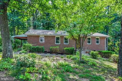 1009 Sharon Ln, Westminster, MD 21157