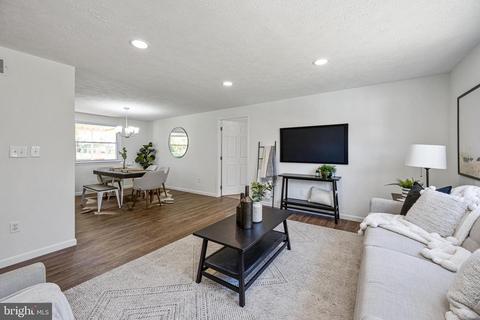 4201 Wolf Ct, Hampstead, MD 21074 photo 5