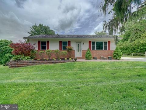 636 Oak Tree Rd, Westminster, MD 21157