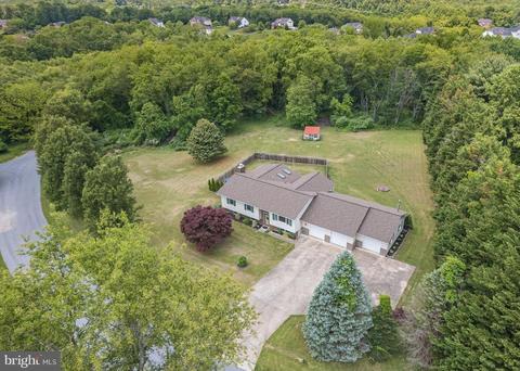 1872 Lakeland Dr, Finksburg, MD 21048