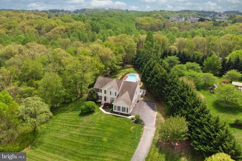 705 Conservatory Dr, Sykesville, MD 21784