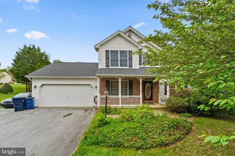 405 Dawn Dr, Westminster, MD 21157