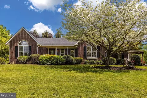 667 Lake Dr, Westminster, MD 21158