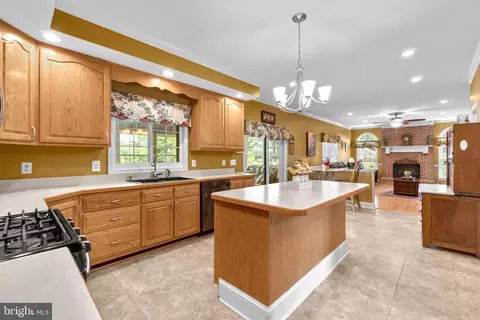2255 Golfview Ln, Hampstead, MD 21074 photo 12