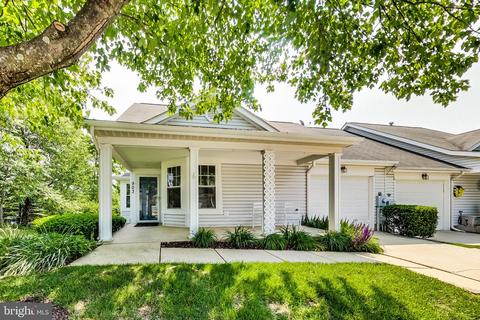 903 Parade Ln, Mount Airy, MD 21771