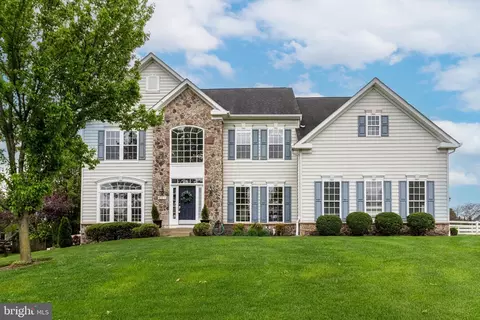 611 Corsair Ct, Sykesville, MD 21784