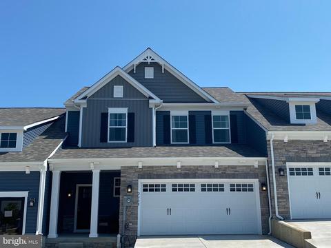 2908 Town View Cir, New Windsor, MD 21776