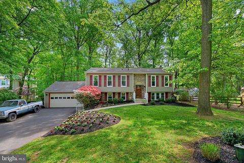 5409 Fantail Dr, Sykesville, MD 21784