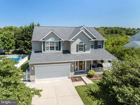 247 Hobbitts Ln, Westminster, MD 21158