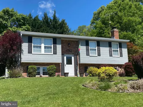 6740 Monroe Ave, Sykesville, MD 21784