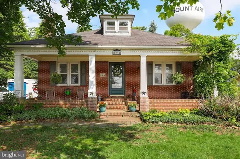 504 N Main St, Mount Airy, MD 21771