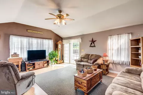 550 Lees Mill Rd, Hampstead, MD 21074 photo 7