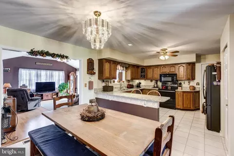 550 Lees Mill Rd, Hampstead, MD 21074 photo 11