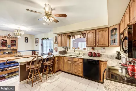 550 Lees Mill Rd, Hampstead, MD 21074 photo 5