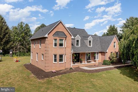 1423 Lloyd Dr, Westminster, MD 21158