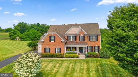 1063 Mahuron Rd, Westminster, MD 21157
