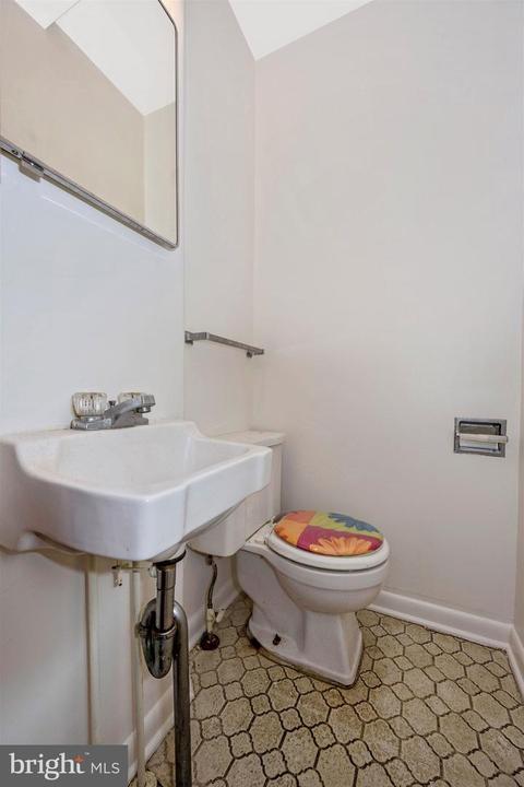 321 E Baltimore St, Taneytown, MD 21787 photo 25