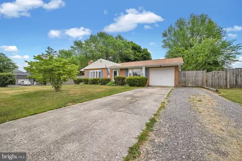 3273 Charmil Dr, Manchester, MD 21102