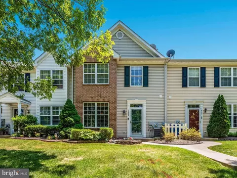 1405 Jay Rd #16, Eldersburg, MD 21784