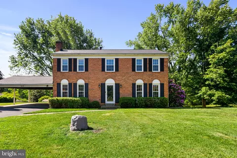 519 Tanglewood Dr, Sykesville, MD 21784