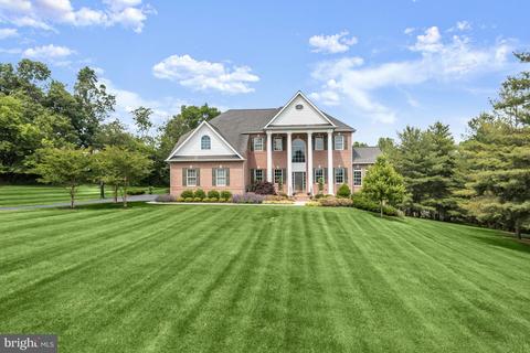 5891 Talamore Dr, Mount Airy, MD 21771