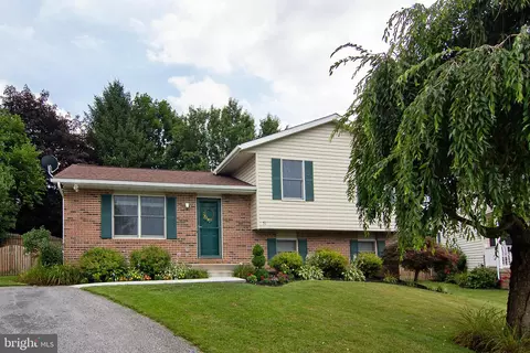 51 Falling Leaf Ct, Westminster, MD 21157