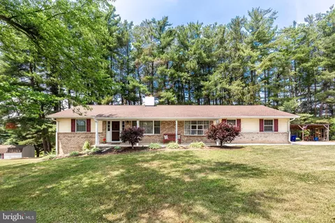 2114 Sterling Ct, Hampstead, MD 21074