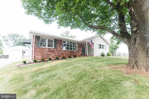 612 Hook Rd, Westminster, MD 21157