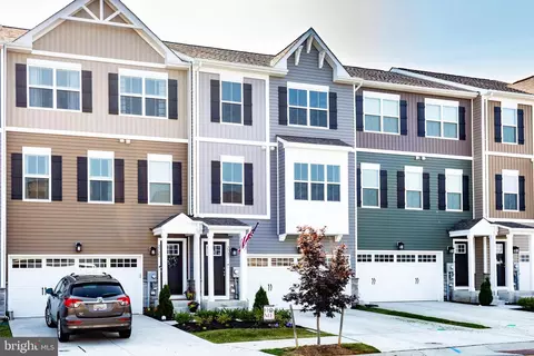 2731 Town View Cir, New Windsor, MD 21776