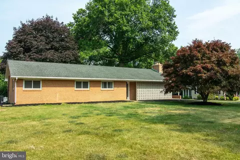 15 Greenvale Rd, Westminster, MD 21157