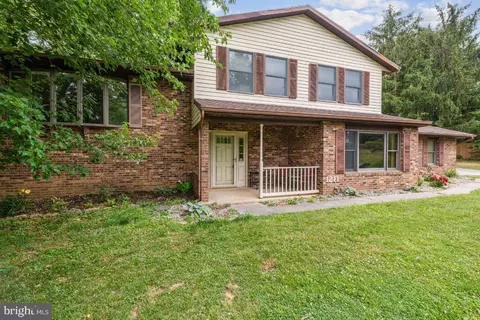 1211 Wynside Ln, Hampstead, MD 21074 photo 3