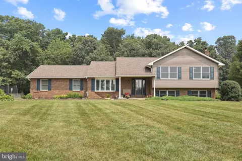 3110 Adams Dr, Hampstead, MD 21074