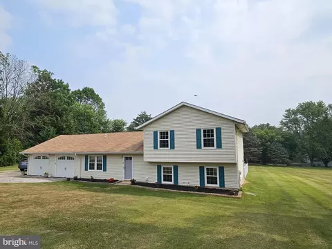 2702 Kennys Hill Dr, Westminster, MD 21157