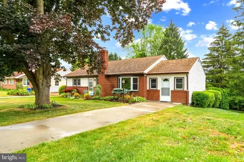 909 Clearview Ave, Hampstead, MD 21074