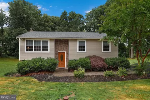 2219 Bluebird Dr, Westminster, MD 21157