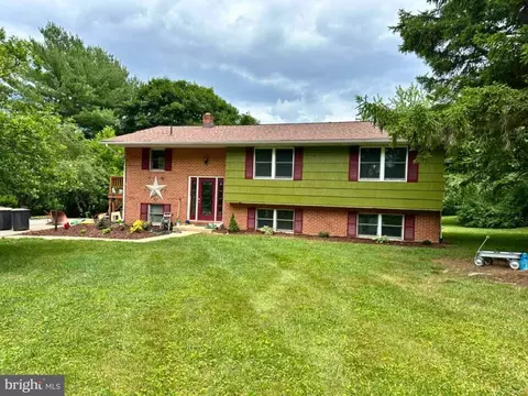 1602 Valley Dr, Westminster, MD 21157